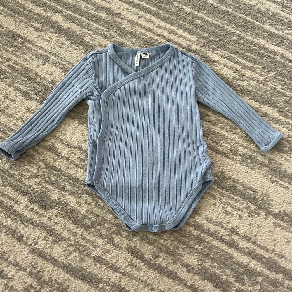 Janie‎ and Jack 12-18 months light blue wrap onesie